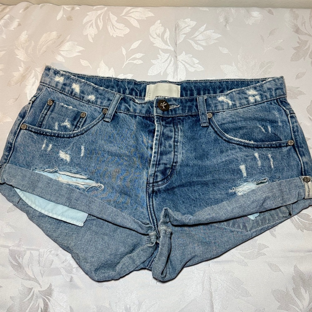 One Teaspoon Denim Shorts Light Wash Distressed Button Fly Size 29 Casual Edgy